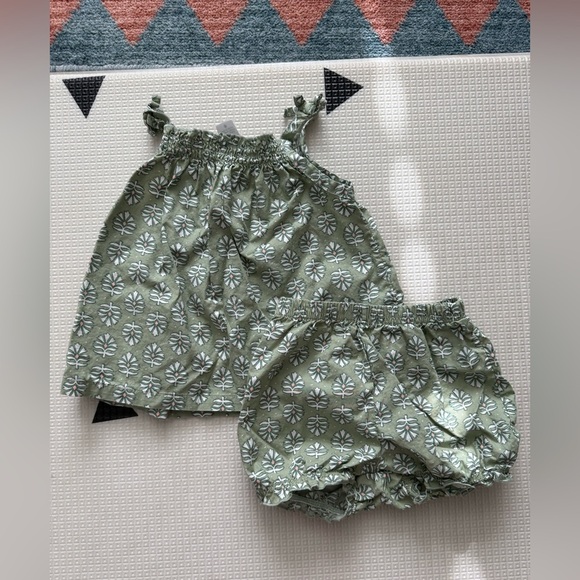Carter’s|Baby girl Olive Green Floral matching Set,tank & shorts•••cotton & boho - Picture 2 of 6